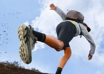 KOLON SPORT Move Alpha 2.0: Evolusi Hiking Sneakers dengan Sentuhan Arsitektur Modern