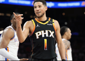 Devin Booker Resmi Amankan Kontrak Termahal dalam Sejarah NBA Bareng Suns