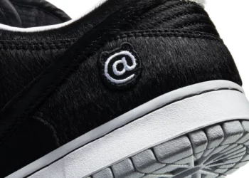 Kolaborasi Terbaru Medicom Toy dan Nike SB Dunk Low 2020