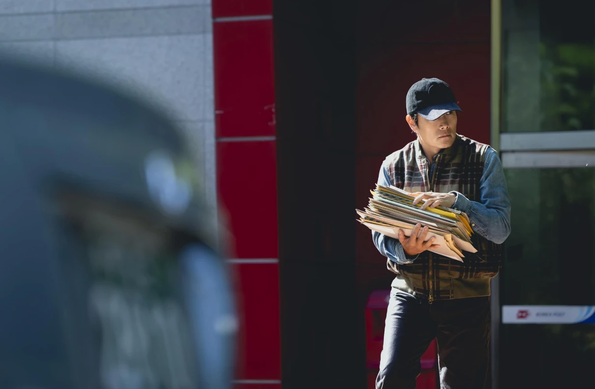 Detailed No Other Choice Review: Park Chan-wook's Darkly Comic Thriller Is Brilliantly Executed Picture Illustration Detailed No Other Choice Review: Park Chan-wook's Darkly Comic Thriller Is Brilliantly Executed Picture Illustration