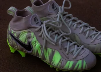 Oregon Ducks Hidupkan Halloween lewat Nike Vaporposite “Mummy Duck”