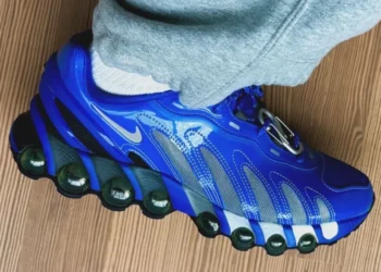 Patta x Nike Air Max DN8 Tampil Glossier dengan Warna Biru